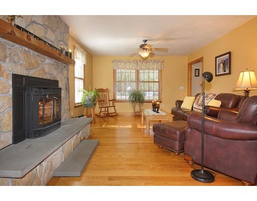 11 Mowry St, Mendon, MA 01756 photo 7
