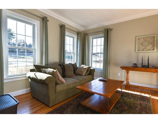 9 Beech St, Millis, MA 02054 photo 4