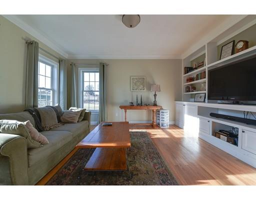 9 Beech St, Millis, MA 02054 photo 3