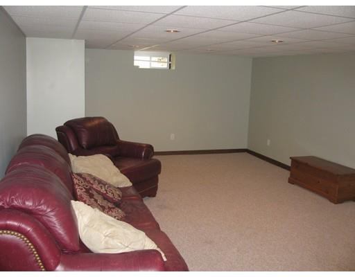88 Overlook Dr, Springfield, MA 01118 photo 24