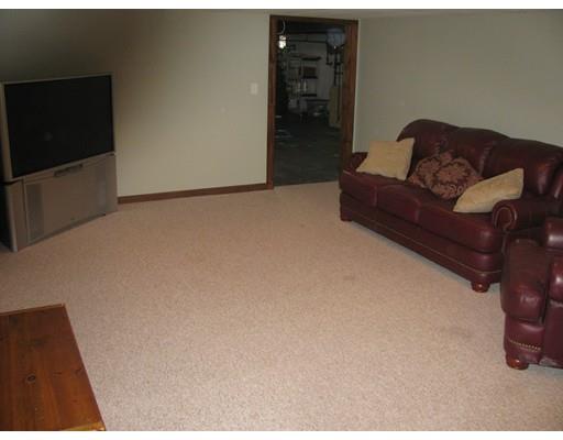 88 Overlook Dr, Springfield, MA 01118 photo 25