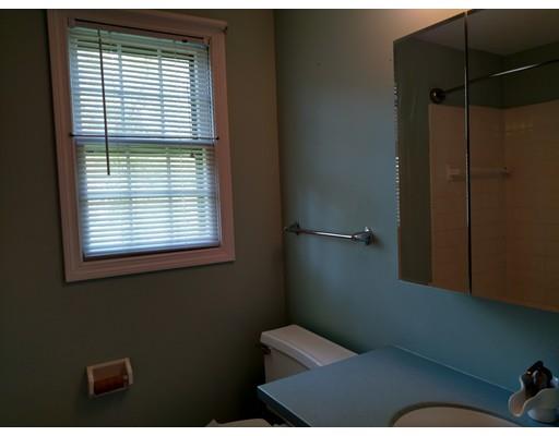 121 Jeffrey Rd, Springfield, MA 01119 photo 3