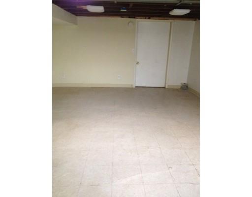 64 Roy St, Springfield, MA 01104 photo 18