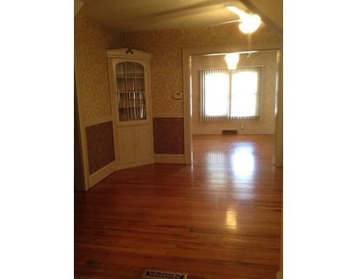 64 Roy St, Springfield, MA 01104 photo 9