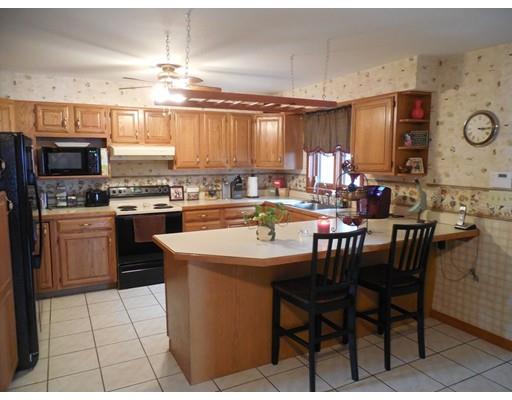 252 Pelham St, Fall River, MA 02721 photo 9
