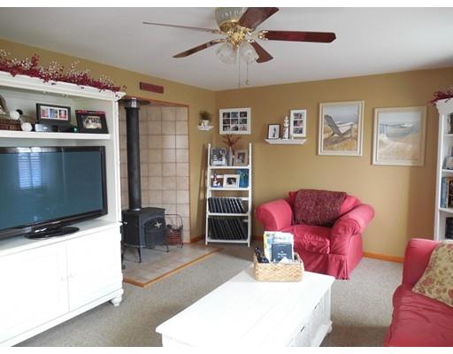 252 Pelham St, Fall River, MA 02721 photo 5