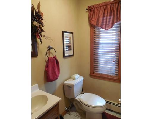 252 Pelham St, Fall River, MA 02721 photo 17