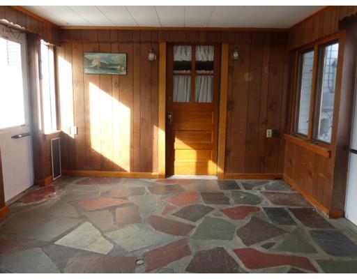 8 Mayher St, Easthampton, MA 01027 photo 4