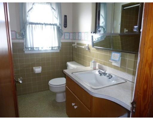 8 Mayher St, Easthampton, MA 01027 photo 12