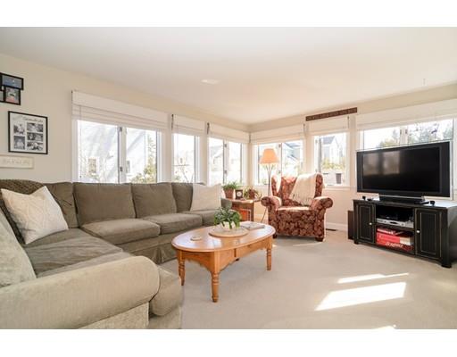 22 Macarthur Rd, Wellesley, MA 02482 photo 5