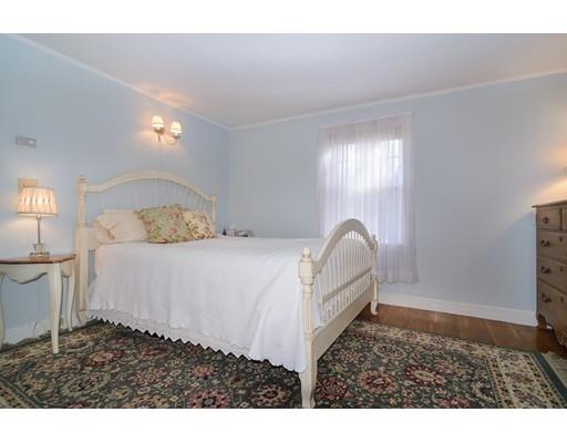 22 Macarthur Rd, Wellesley, MA 02482 photo 9