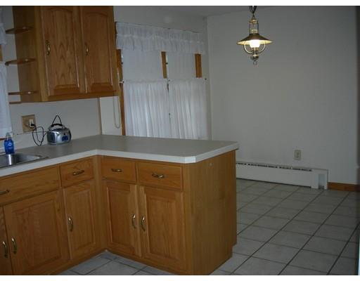 23 Oakhurst St, Springfield, MA 01104 photo 4