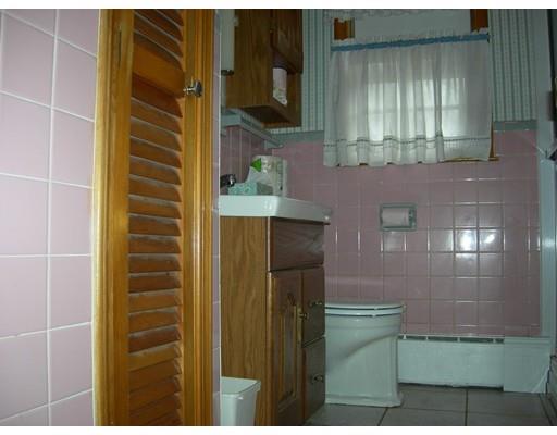 23 Oakhurst St, Springfield, MA 01104 photo 9