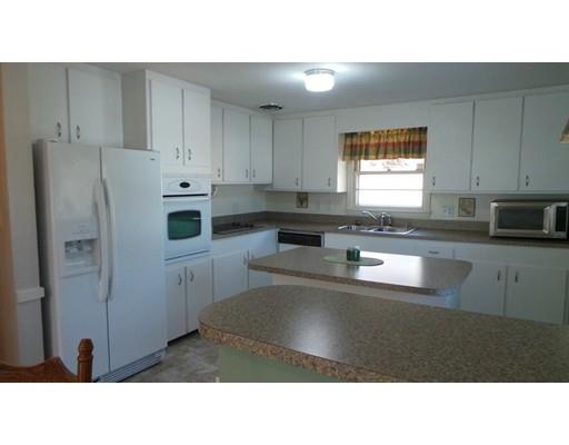 9 Pompano Rd, Worcester, MA 01605 photo 3