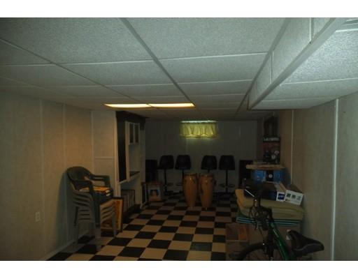 46 Willowbrook Dr, Springfield, MA 01129 photo 18