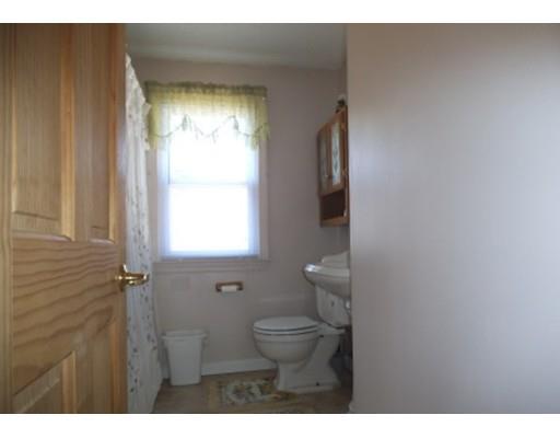 46 Willowbrook Dr, Springfield, MA 01129 photo 16