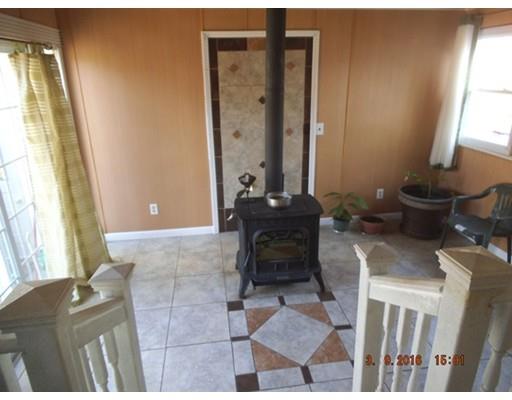 46 Willowbrook Dr, Springfield, MA 01129 photo 9