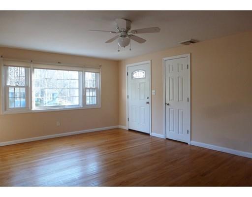 44 Gail St, Springfield, MA 01108 photo 6