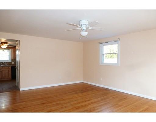 44 Gail St, Springfield, MA 01108 photo 7