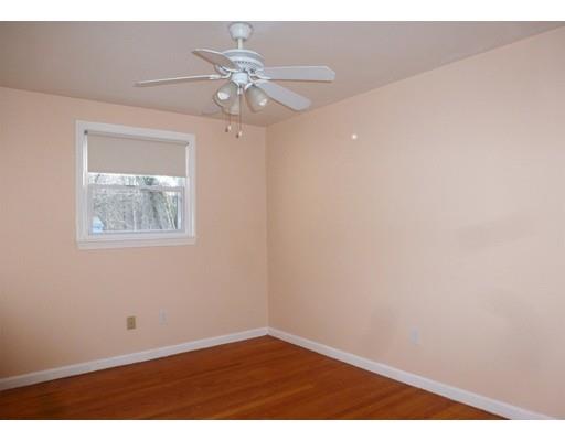 44 Gail St, Springfield, MA 01108 photo 10
