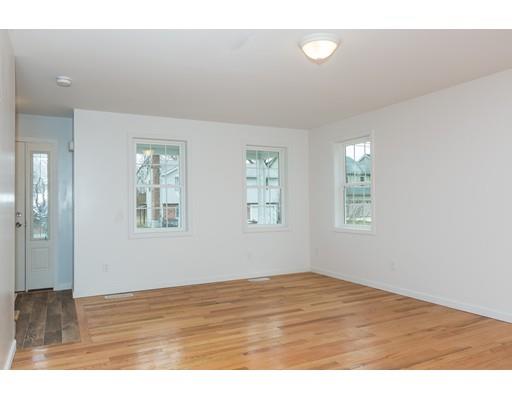 227 Mazarin St, Springfield, MA 01151 photo 8