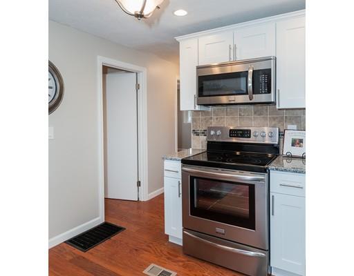141 Malibu Dr, Springfield, MA 01128 photo 4