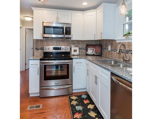 141 Malibu Dr, Springfield, MA 01128 photo 2