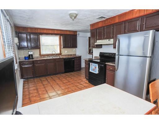 21 N Steele St, Worcester, MA 01607 photo 4