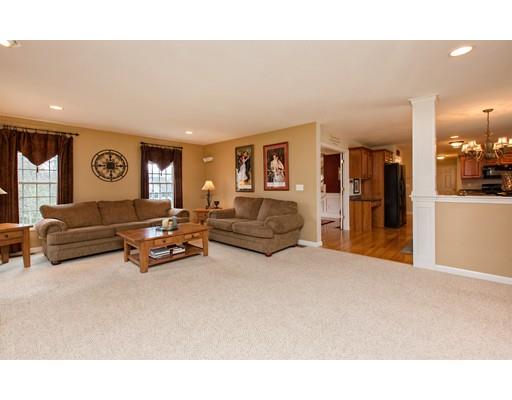 65 Stonepost Rd, Pelham, NH 03076 photo 12