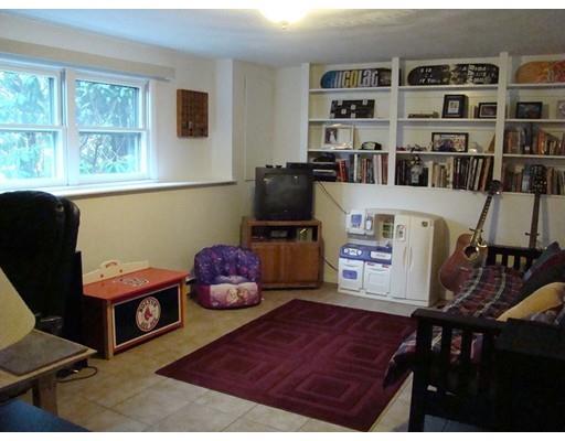 2 Robinson St, Webster, MA 01570 photo 16