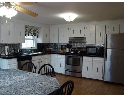 2 Robinson St, Webster, MA 01570 photo 4