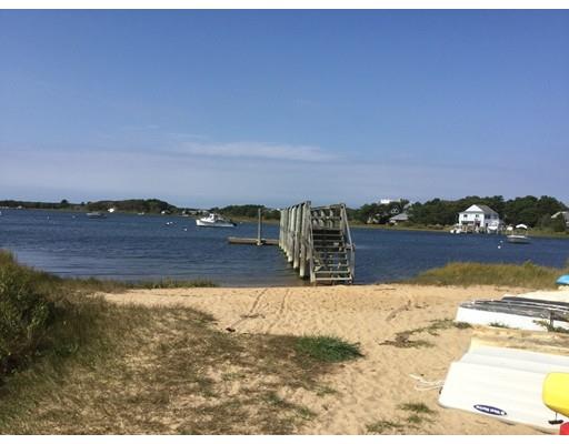 14 Debbie Ln, Mashpee, MA 02649 photo 1