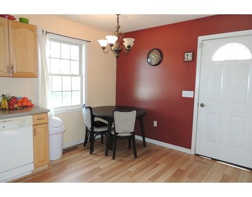 71 Lamont St, Springfield, MA 01119 photo 4