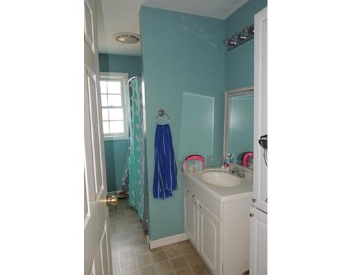 71 Lamont St, Springfield, MA 01119 photo 6