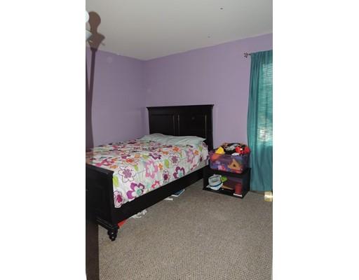 71 Lamont St, Springfield, MA 01119 photo 8