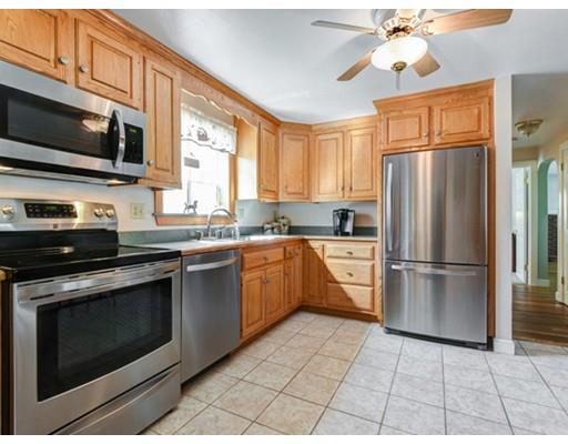 4 Brown Dr, Walpole, MA 02081 photo 3