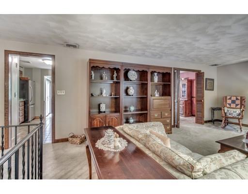 301 Franklin St, Reading, MA 01867 photo 8