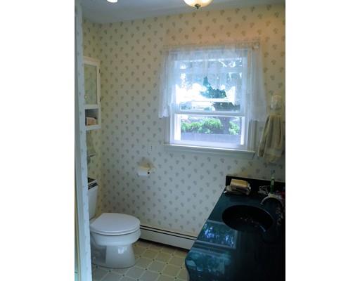 9 Grape St, Fairhaven, MA 02719 photo 6