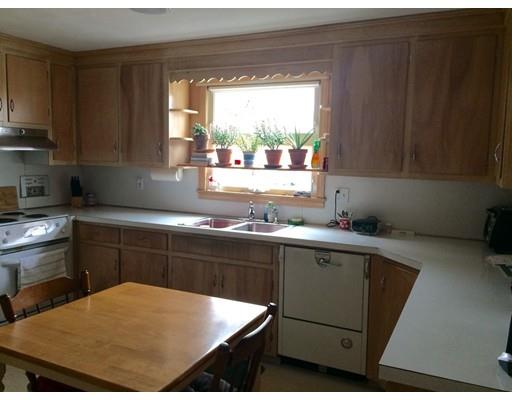 83 Francis St, Springfield, MA 01104 photo 6