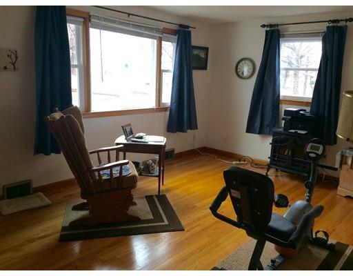 83 Francis St, Springfield, MA 01104 photo 9