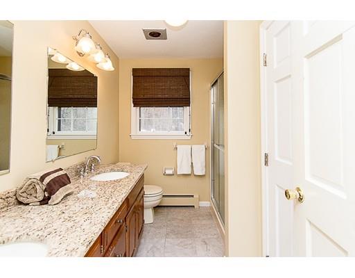 12 Bubbling Brook Rd, Walpole, MA 02081 photo 18