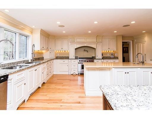 12 Bubbling Brook Rd, Walpole, MA 02081 photo 6