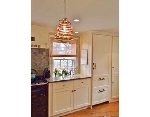 2 Lee St, Marblehead, MA 01945 photo 5