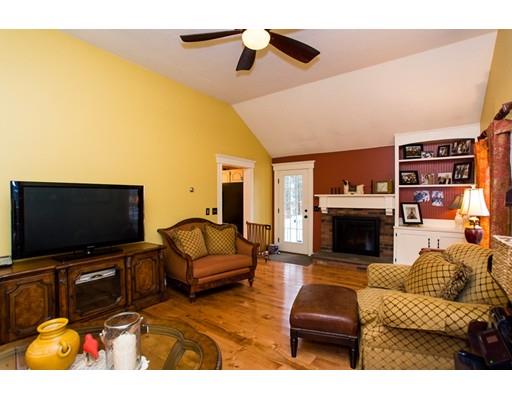 3 Pierce Ln, Upton, MA 01568 photo 8