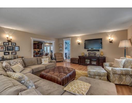 2 Windsor Pl, Mansfield, MA 02048 photo 8