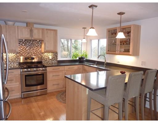 65 Wallis Rd, Chestnut Hill, MA 02467 photo 2