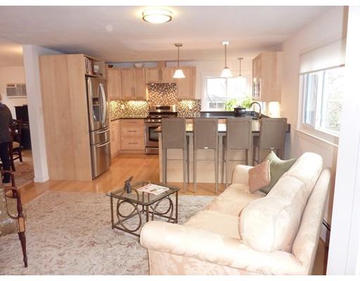 65 Wallis Rd, Chestnut Hill, MA 02467 photo 4