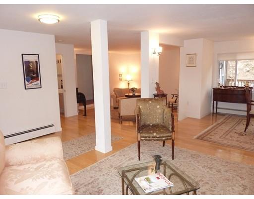 65 Wallis Rd, Chestnut Hill, MA 02467 photo 6