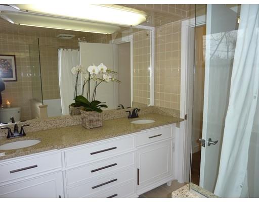 65 Wallis Rd, Chestnut Hill, MA 02467 photo 12