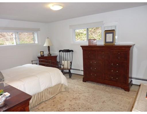 65 Wallis Rd, Chestnut Hill, MA 02467 photo 8